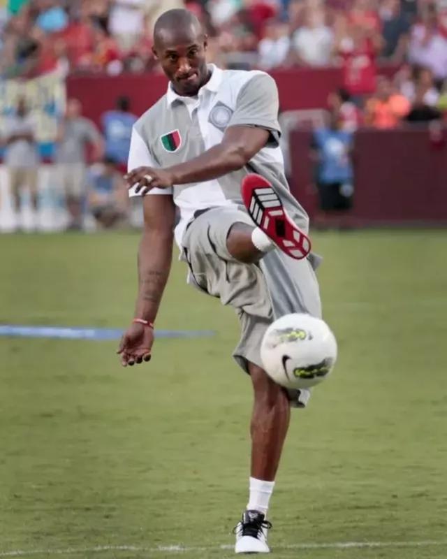 曼联敲定救火主帅！索尔斯克亚或回归，最快周五签约，更衣室力挺