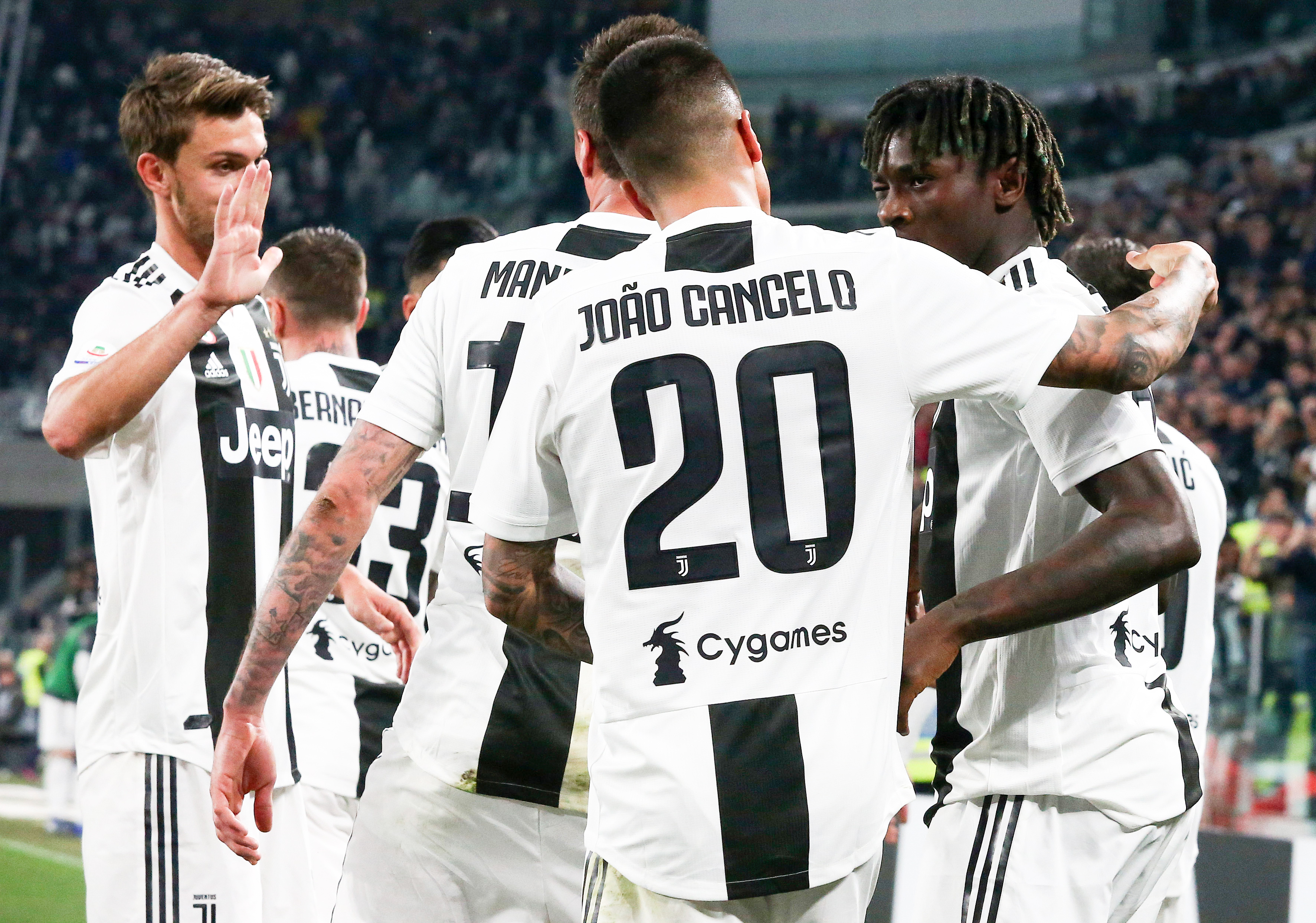 【LPL老婆】余霜抹胸长裙，比美貌先到来的是香气