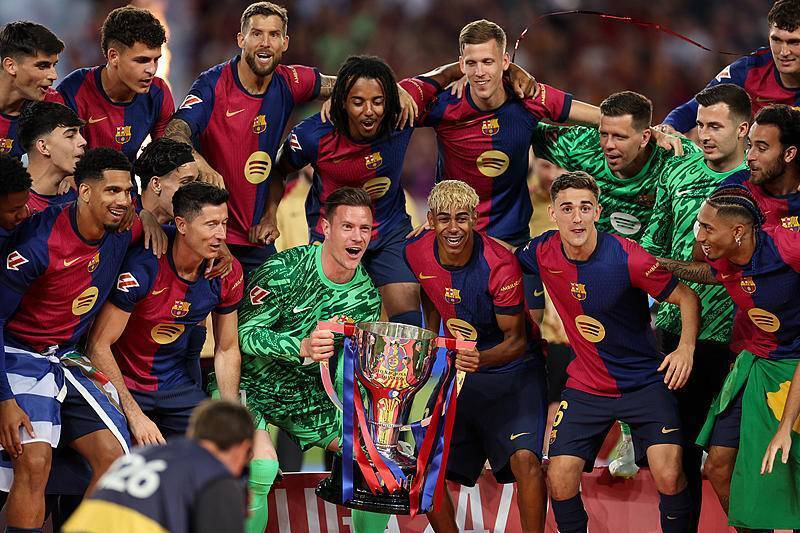 意甲媒体热议：米兰只有两百次传球，而科莫俱乐部完成了七百五十次，但最后是米兰取得了胜利