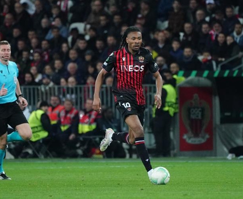 [图]蒯纪闻两助攻 上海海港客场战胜长春亚泰