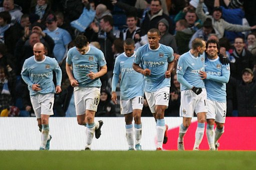 线上学颗秒，线下学穿搭？这款手游是如何拿捏当代年轻人审美的