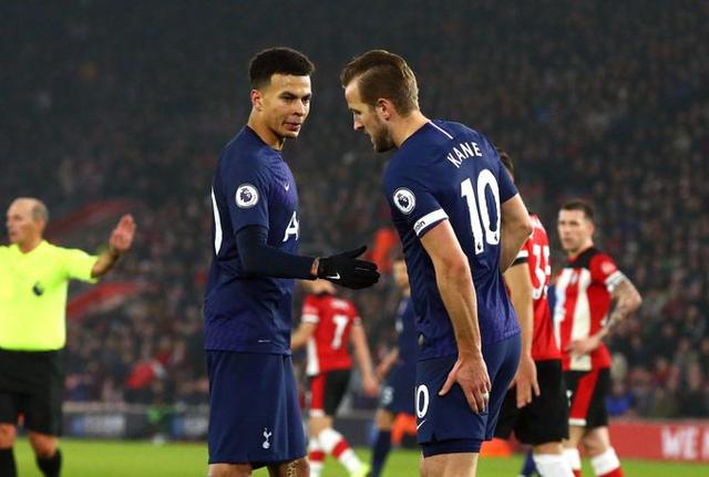 [德甲]好成绩 好心情！拜仁欢聚啤酒节