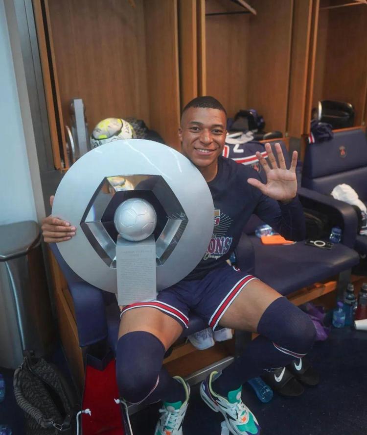 VCTCN：Shr1mp火力全开猎枭统治战局，AG击败狼队拿下首胜