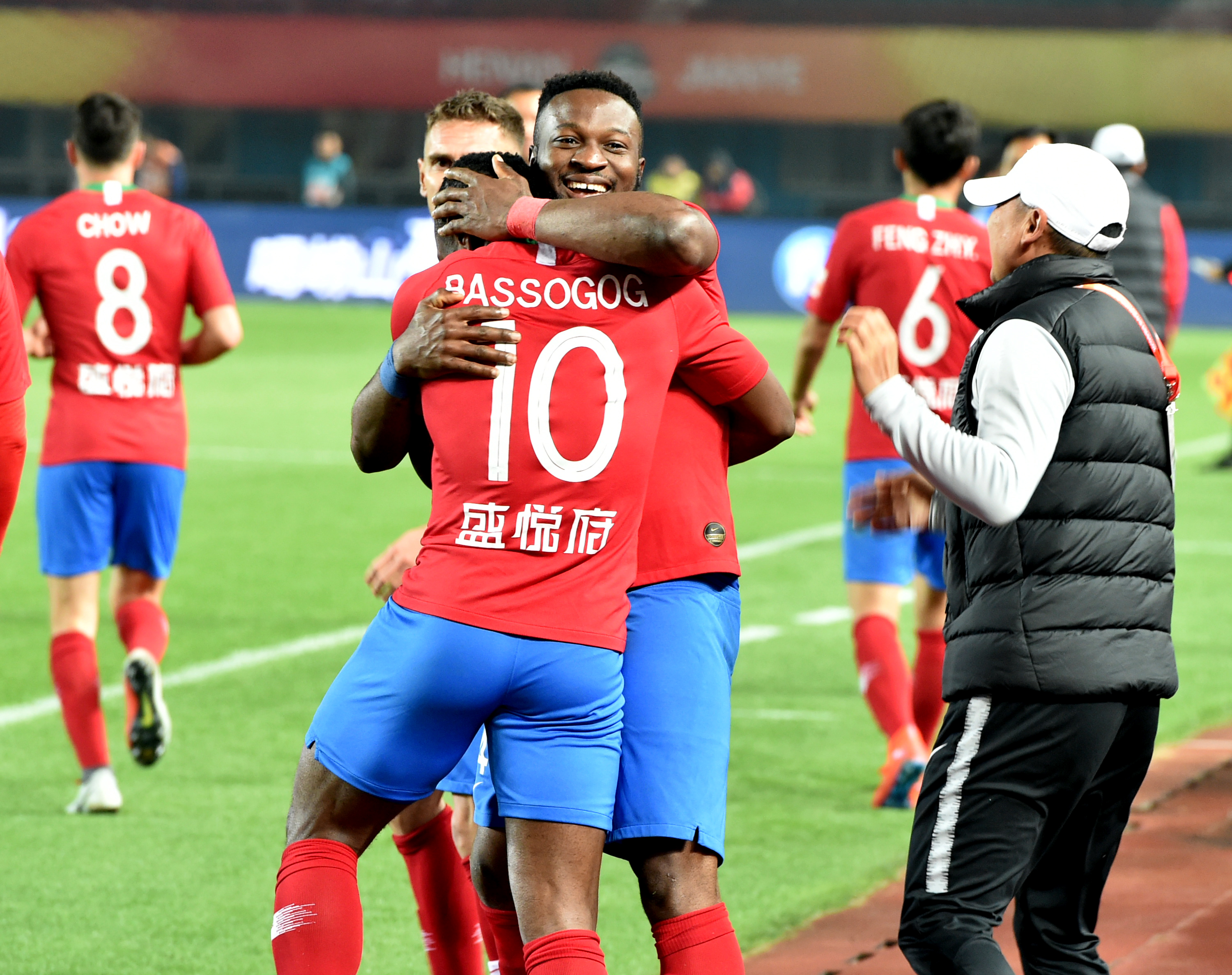 坑了！场上骂骂咧咧，搞乱北京队节奏，付政浩：换作客场早罚出去了